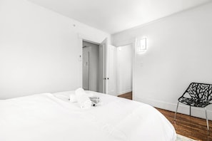 1 bedroom, desk, iron/ironing board, WiFi