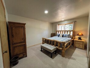 3 bedrooms, desk, iron/ironing board, WiFi