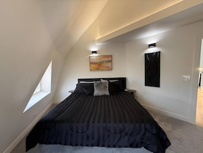 4 bedrooms, travel crib, WiFi, bed sheets