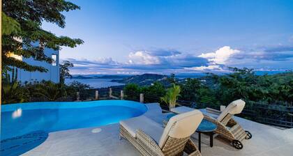 Six bedroom in Costa Rica, Playa Hermosa