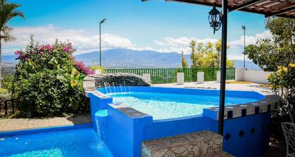 22 bed hotel with pool just 20 minutes from Airport