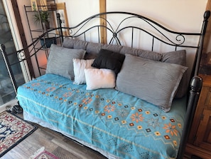 1 bedroom, desk, free WiFi, bed sheets