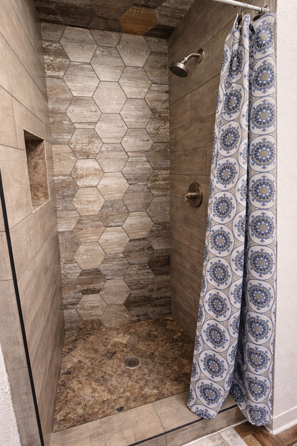 Bruser, hårtørrer, håndklæder, Sæbe