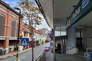Unclassified image, 2 of 8, button - Wink @ Perak Road (Singapore)