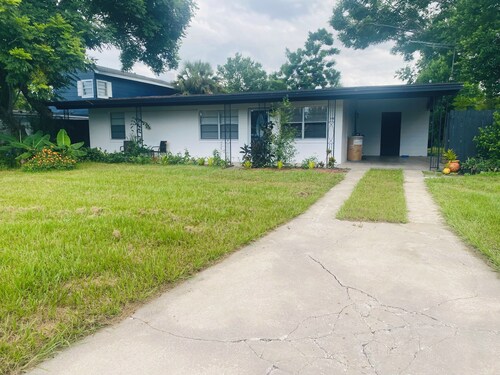 Spacious 5-bedroom house in gorgeous Winter Park