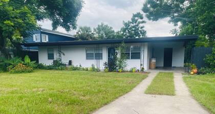 Spacious 5-bedroom house in gorgeous Winter Park
