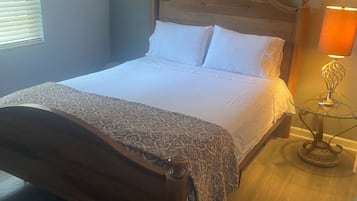 Iron/ironing board, free WiFi, bed sheets