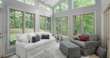 Tranquil Franklin/Natchez Trace 17.5 acre retreat with hot tub and 3 bedrooms