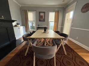 Dining - Spacious Home Downtown - Children's Hospital, Pets (Columbus)