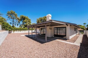 المنشأة من الخارج