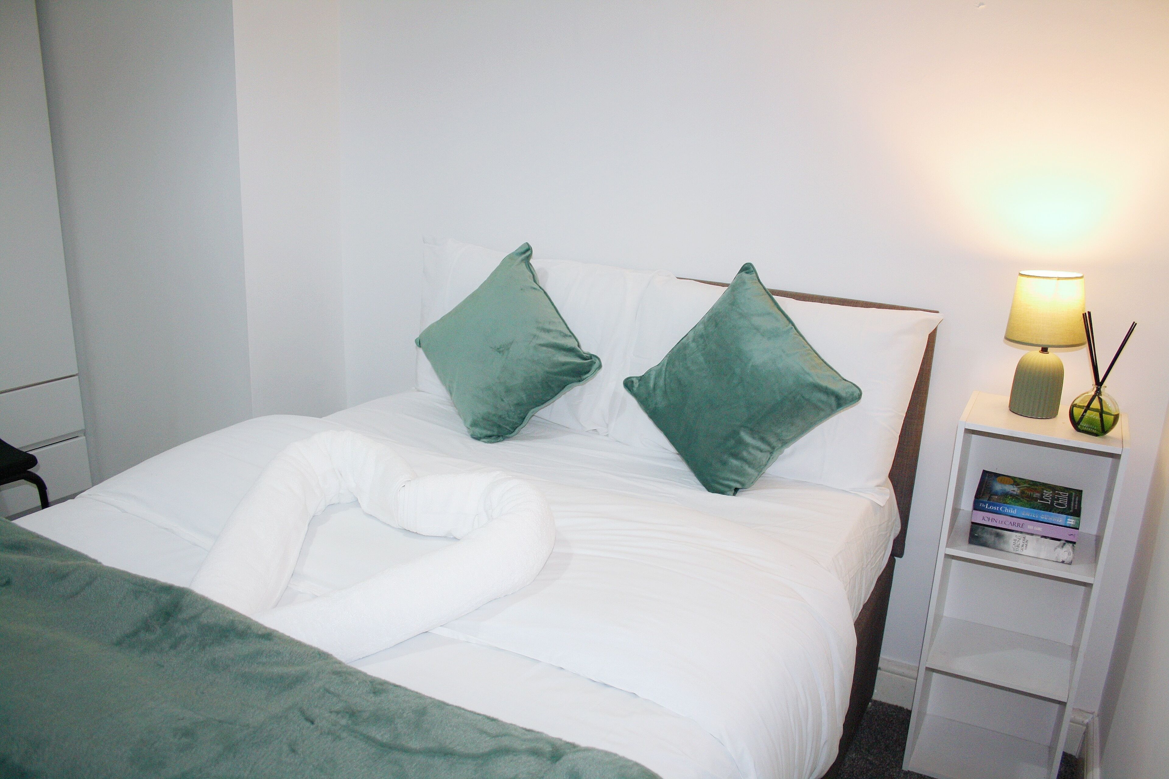 2 bedrooms, desk, iron/ironing board, free WiFi