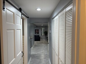 Comfort Suite | Desk, laptop workspace, iron/ironing board, free WiFi