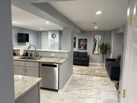 Comfort Suite | Private kitchenette | Full-size fridge, microwave, oven, stovetop