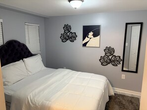 Comfort Suite | Desk, laptop workspace, iron/ironing board, free WiFi
