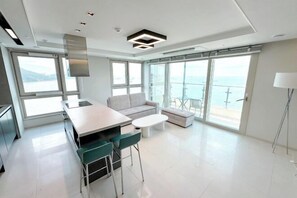 Room - The First Ocean Songdo (Busan)