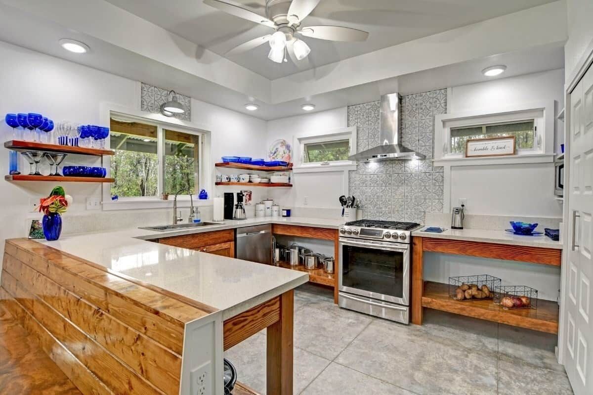 冰箱、微波炉、烤箱、炉灶