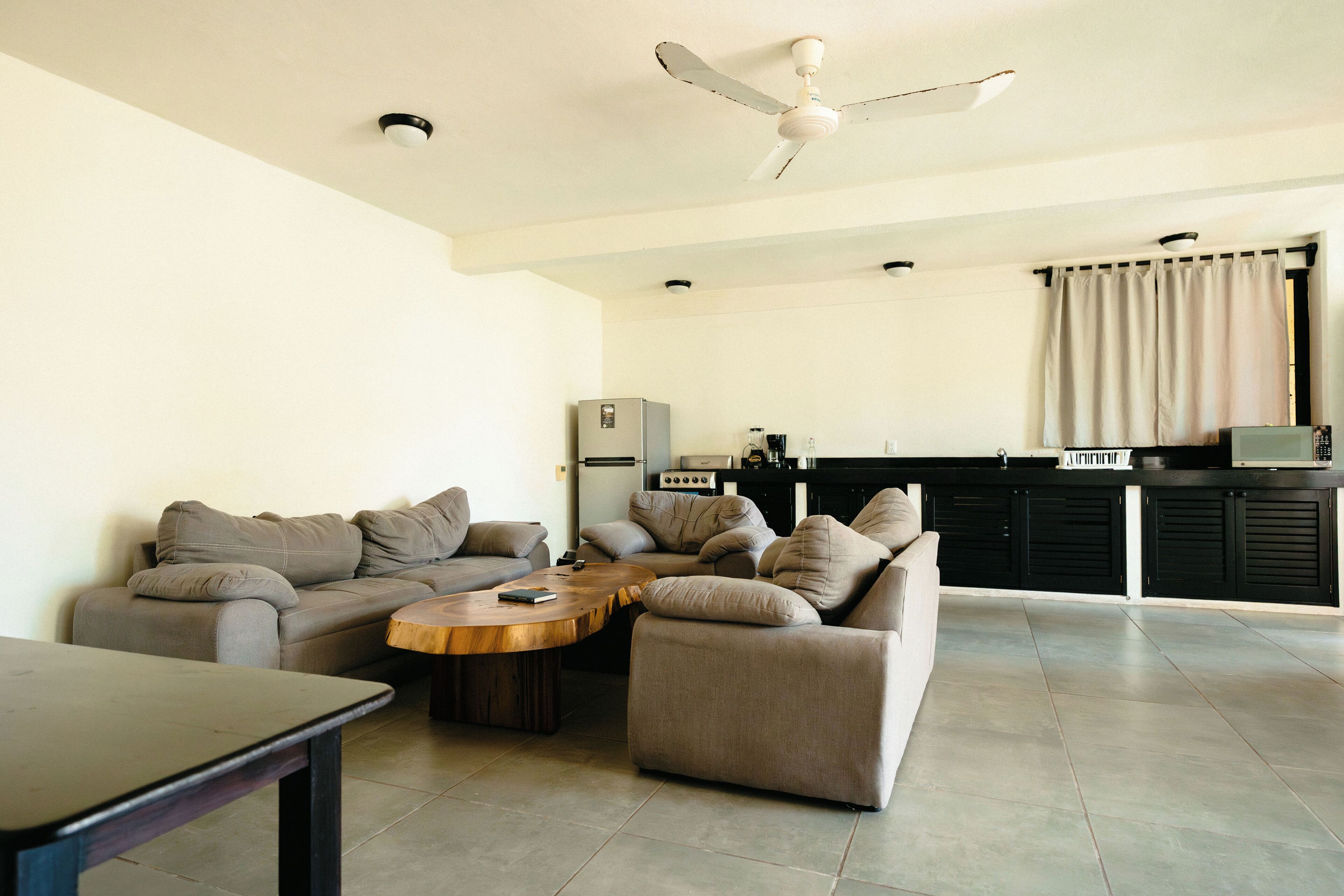 套房, 多张床, 海景 | 客房内保险箱、办公桌、免费 WiFi