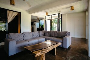 Habitación superior, vista al jardín | Caja de seguridad en la habitación, escritorio y wifi gratis 