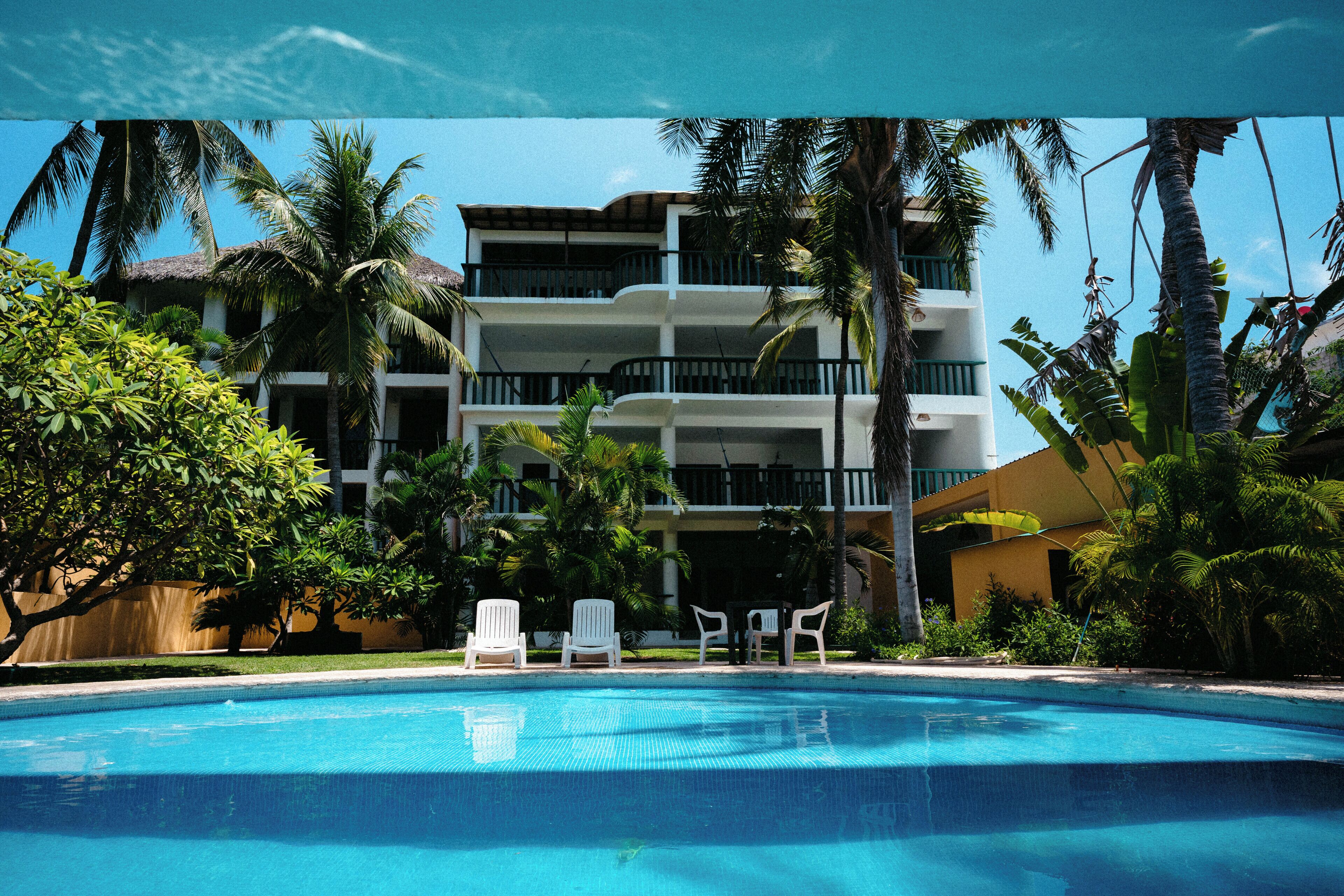 สระว่ายน้ำกลางแจ้ง