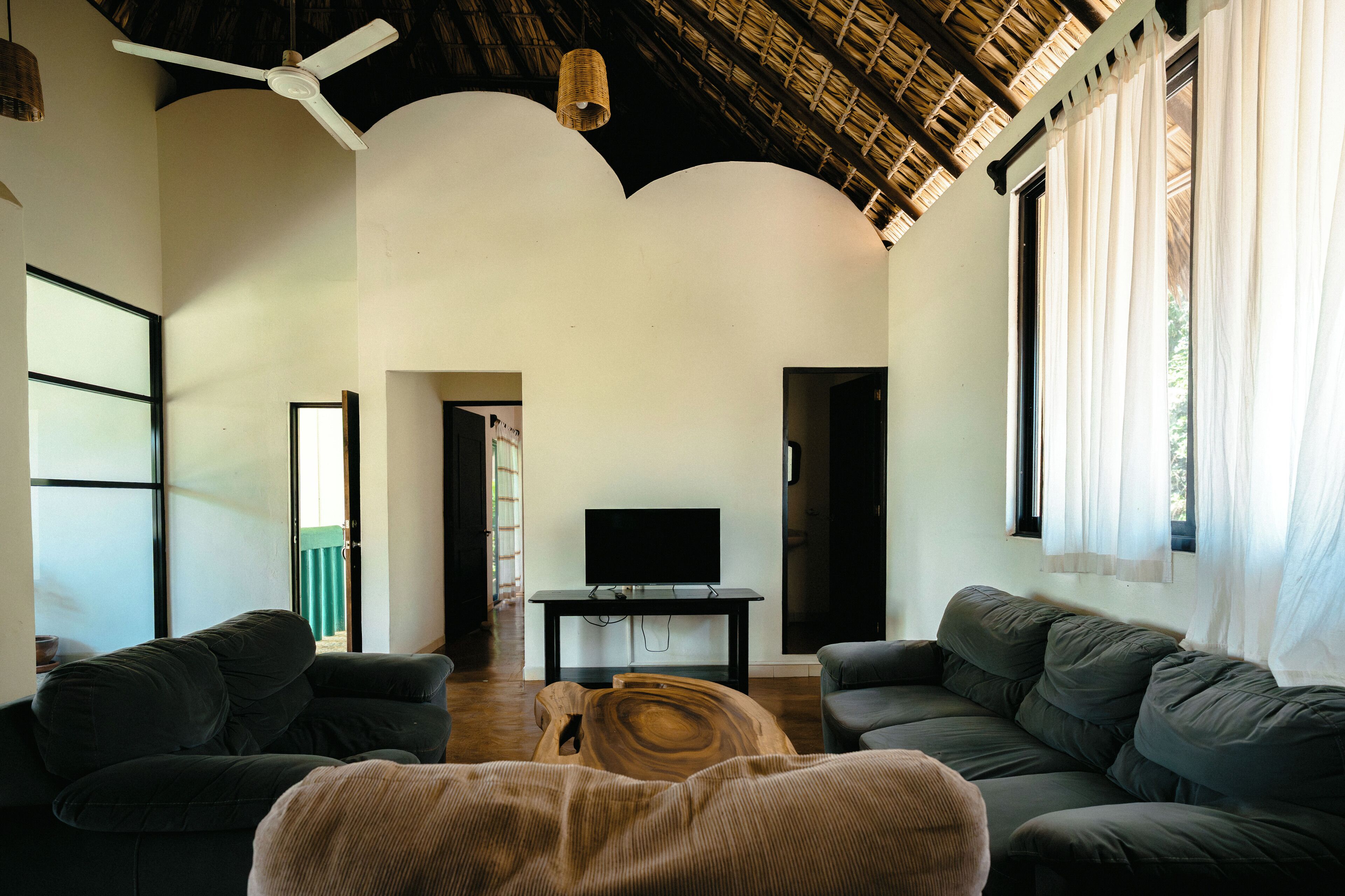 套房, 花园景观 | 客房内保险箱、办公桌、免费 WiFi