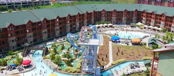 Wilderness at the Smokies – River Lodge Suites