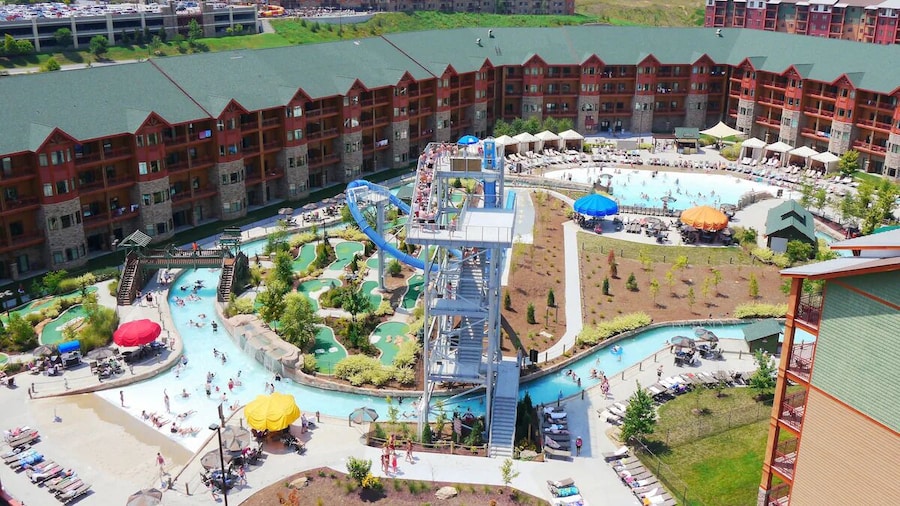 Wilderness at the Smokies – River Lodge Suites