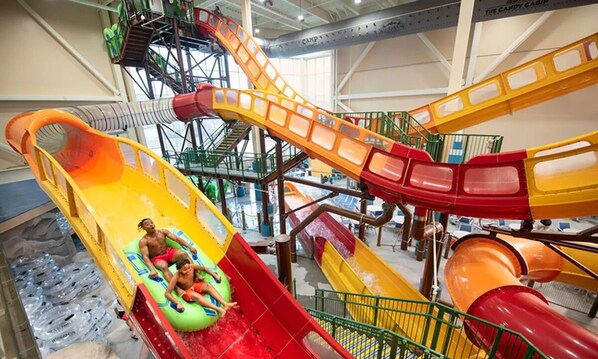 Water park - Wilderness at the Smokies – River Lodge Suites (Sevierville)