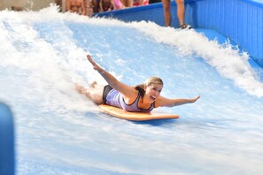 Surffaus/boogielautailu