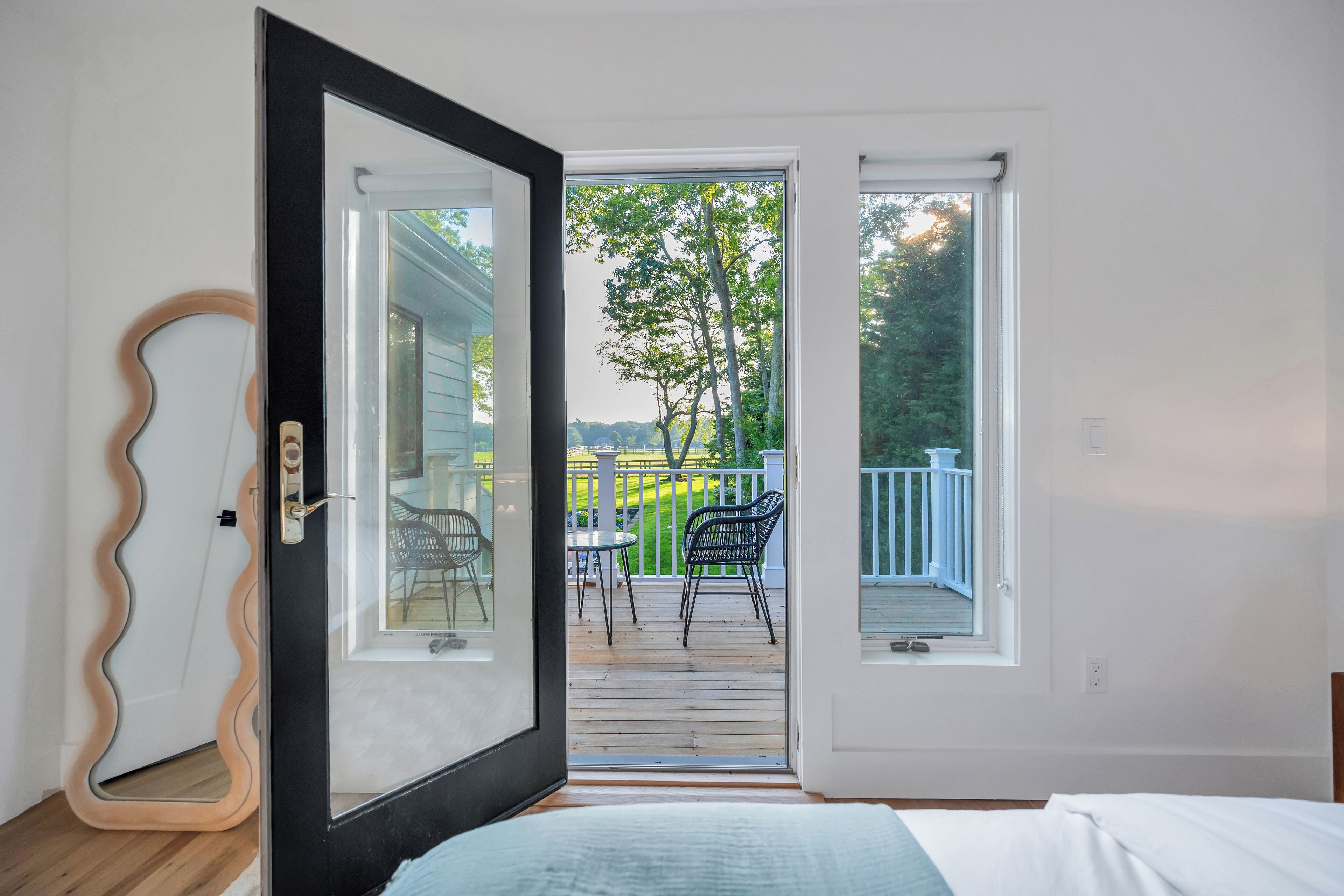 6 bedrooms, iron/ironing board, WiFi, bed sheets