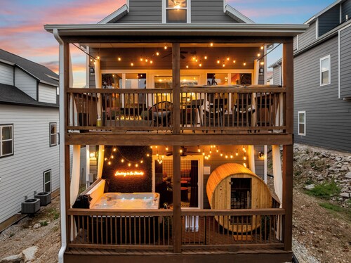 Wilderhaus-Sauna-GameRoom-3 KINGS-PlayRoom-1mi SDC-HotTub-RockClimbing-NinSwitch