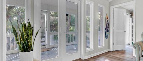 المنشأة من الداخل