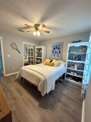 3 Schlafzimmer, Schreibtisch, kostenloses WLAN, Bettwäsche