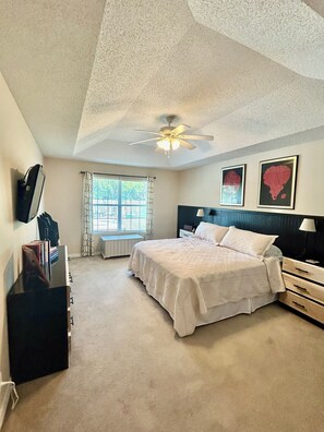 3 bedrooms, desk, free WiFi, bed sheets