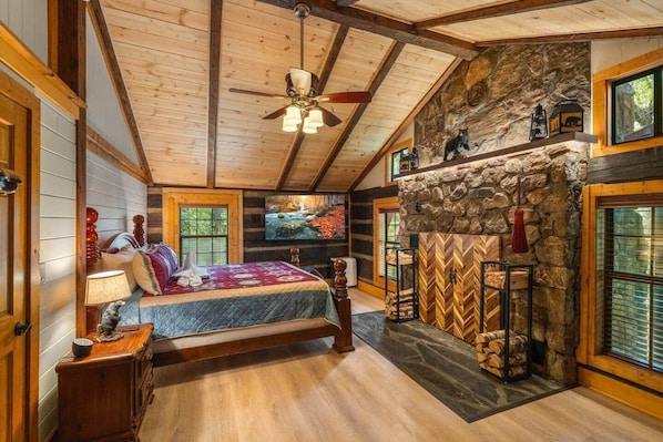 2 soverom, strykejern/-brett, wi-fi og sengetøy