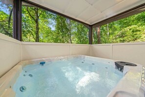 Indoor spa tub