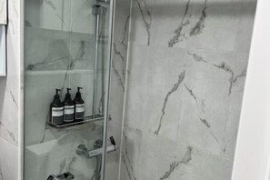 Bathroom - Dongdaemun Market Duplex Apartment (Seoul)