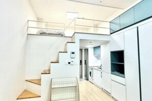 Room - Dongdaemun Market Duplex Apartment (Seoul)