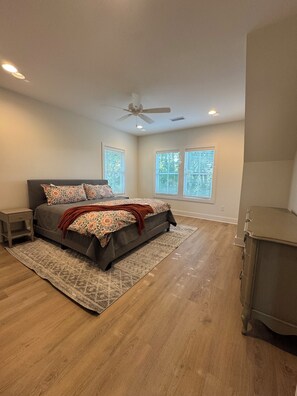 4 habitaciones, wifi gratis y ropa de cama 
