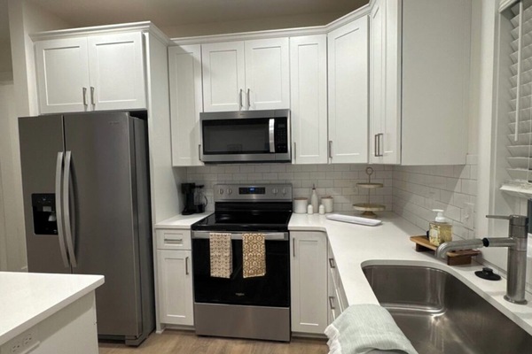 Refrigerador, microondas, horno, placa de cocina