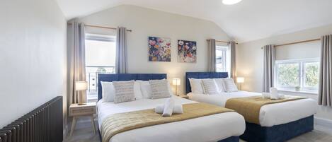 4 室のベッドルーム、アイロン / アイロン台、WiFi (無料)、ベッドシーツ