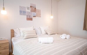 2 bedrooms, travel cot, free WiFi