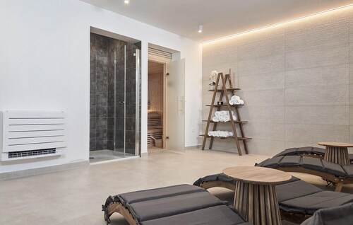 Cozy apartment in Vrsi with sauna