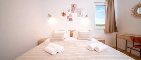 2 bedrooms, travel cot, free WiFi