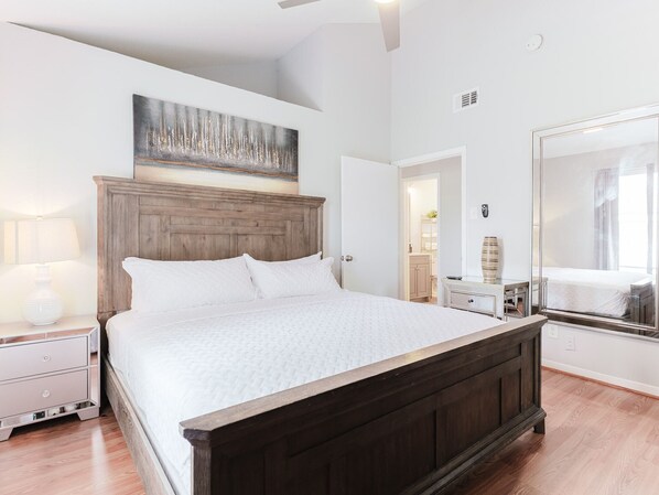 4 bedrooms, iron/ironing board, WiFi, bed sheets