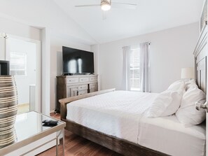 4 bedrooms, iron/ironing board, WiFi, bed sheets