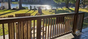 Cozy Cottage on the Nashwaak River, access to river and NB Trail system
