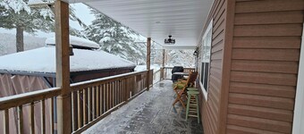 Cozy Cottage on the Nashwaak River, access to river and NB Trail system