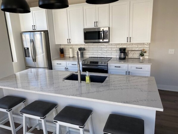 Microwave, oven, stovetop, dishwasher