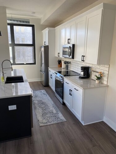 Upscale Condo in Downtown Lincoln - Walking distance to Memorial Stadium and PBA