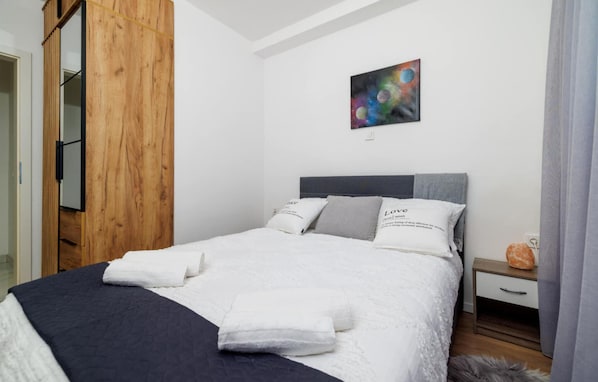 2 habitaciones, tabla de planchar con plancha y wifi gratis